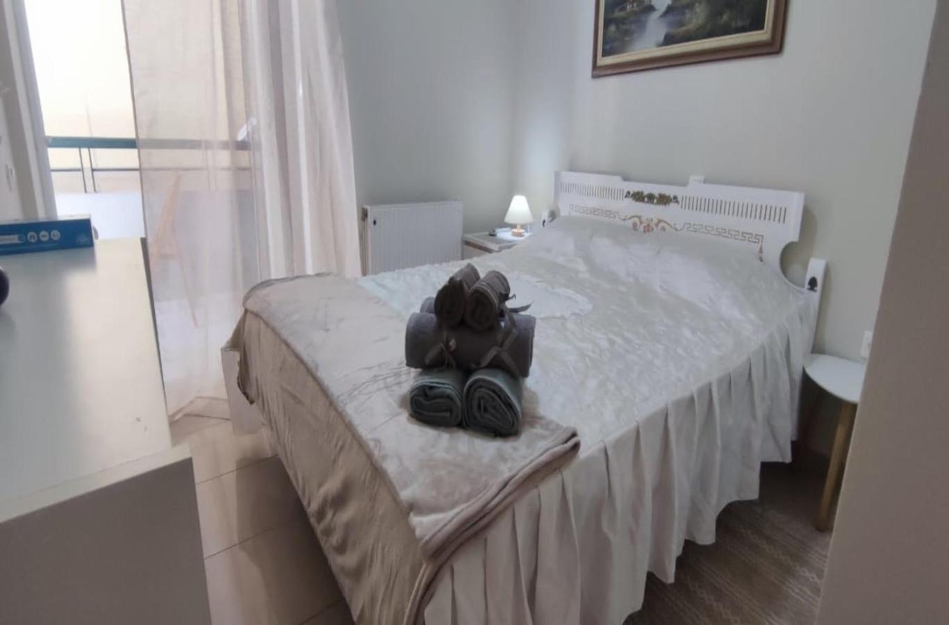 Apartment In A Quiet Location. เอเธนส์ ภายนอก รูปภาพ