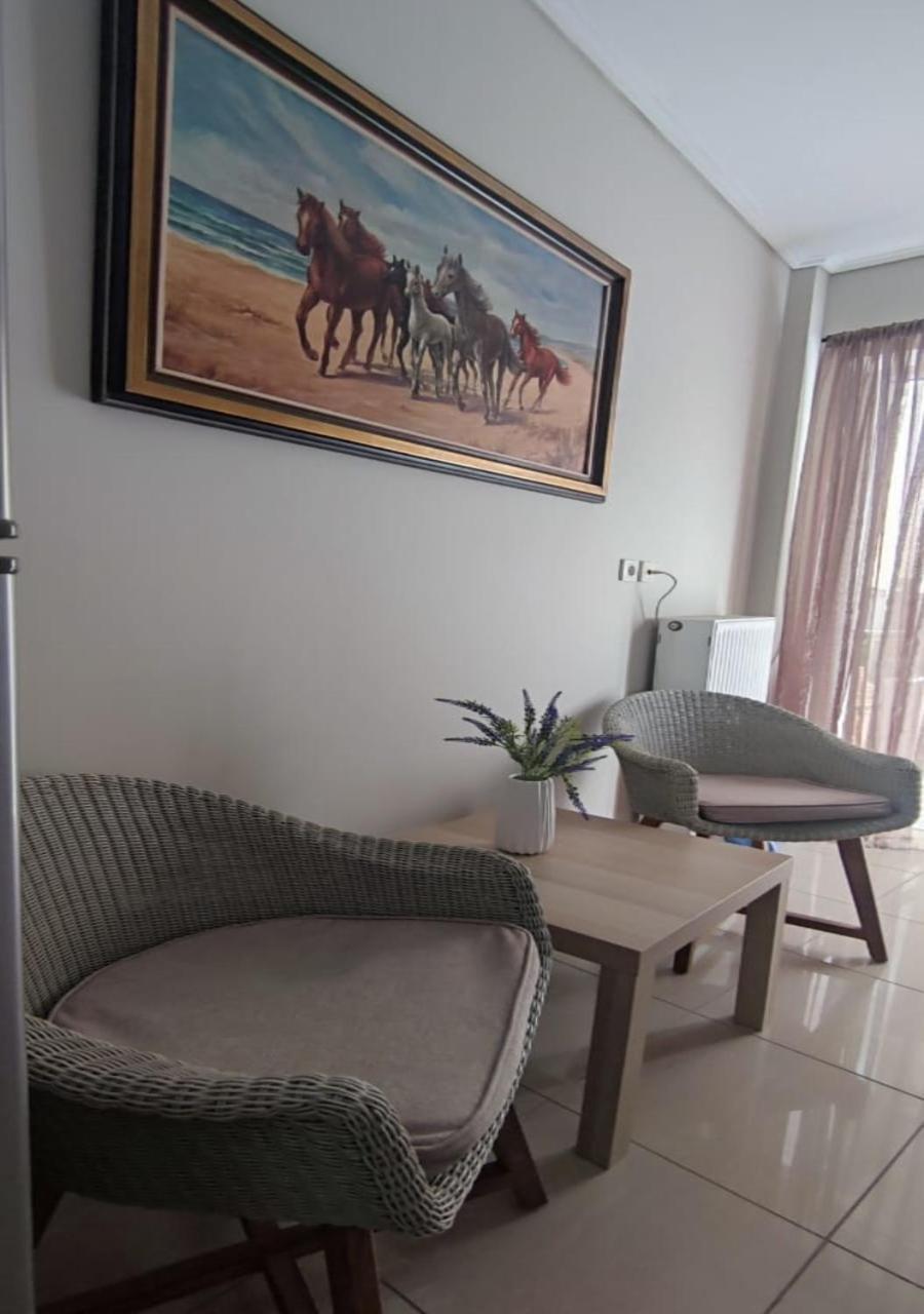 Apartment In A Quiet Location. เอเธนส์ ภายนอก รูปภาพ